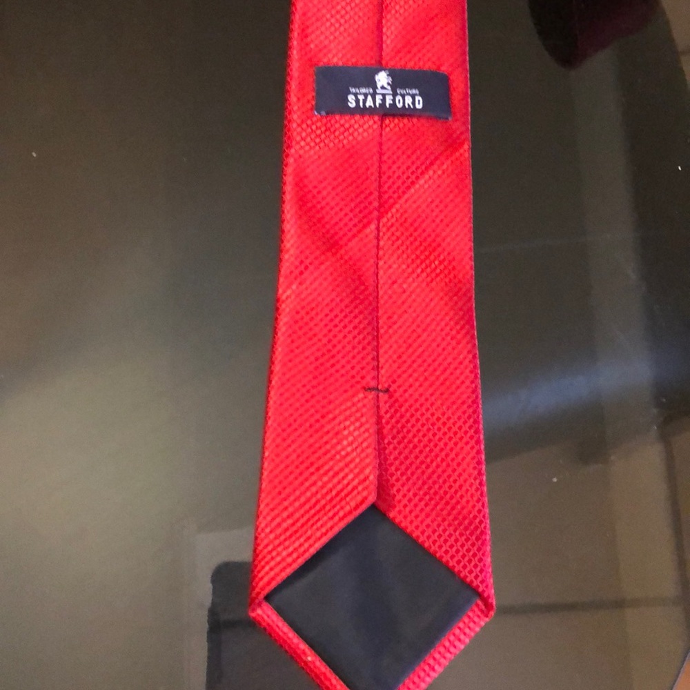 Classic men’s red tie